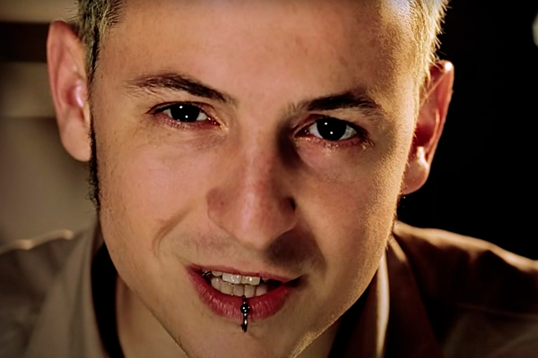 O enigma de “In the End” do Linkin Park – O que Chester Bennington realmente queria dizer?